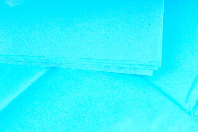 Бумага  тишью (Ч) голубая  50*66см (10 листов в уп)
