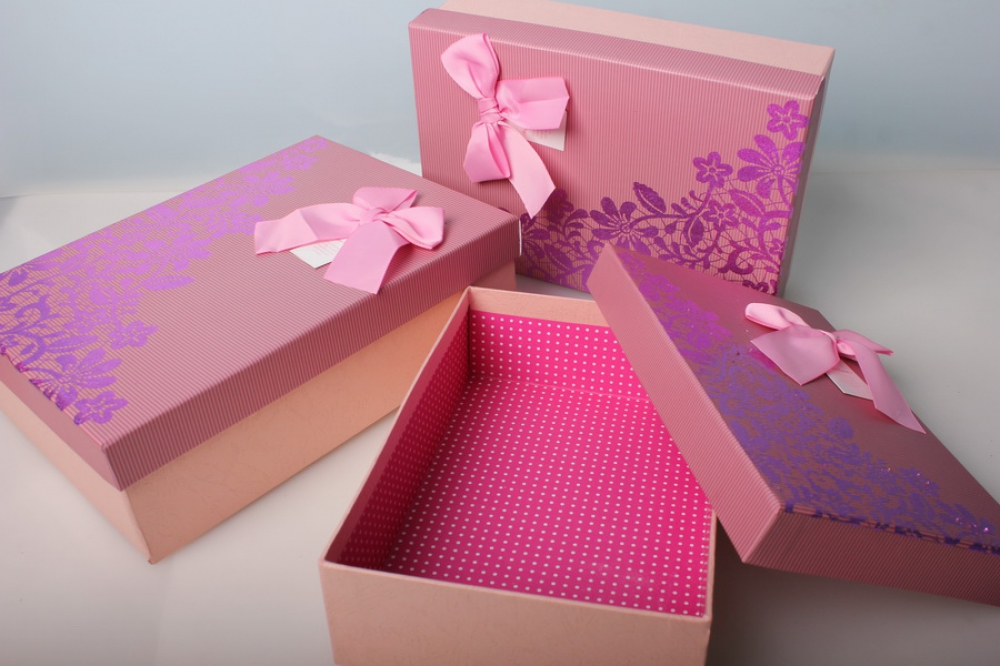 Набор подарочных коробок из 3х шт - розовая крышка с бантом 2015