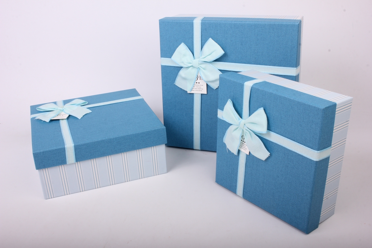 Подарок синий цвет. Подарочные коробки. Подарочная коробочка. Подарочная коробка голубая. Коробочка для подарка.