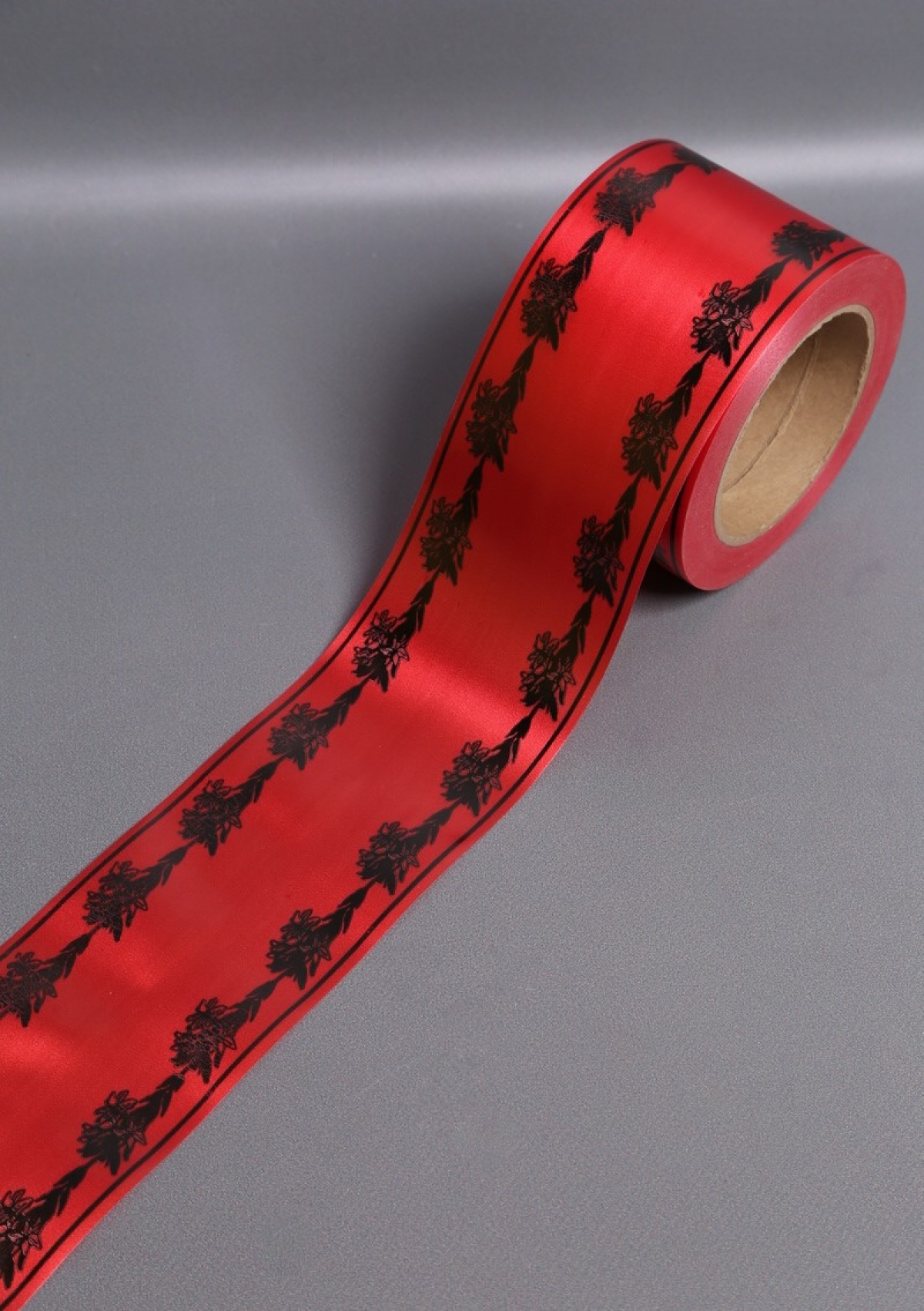 Лента простая (8см*50м) С лилиями по краям P803 КРАСНЫЙ