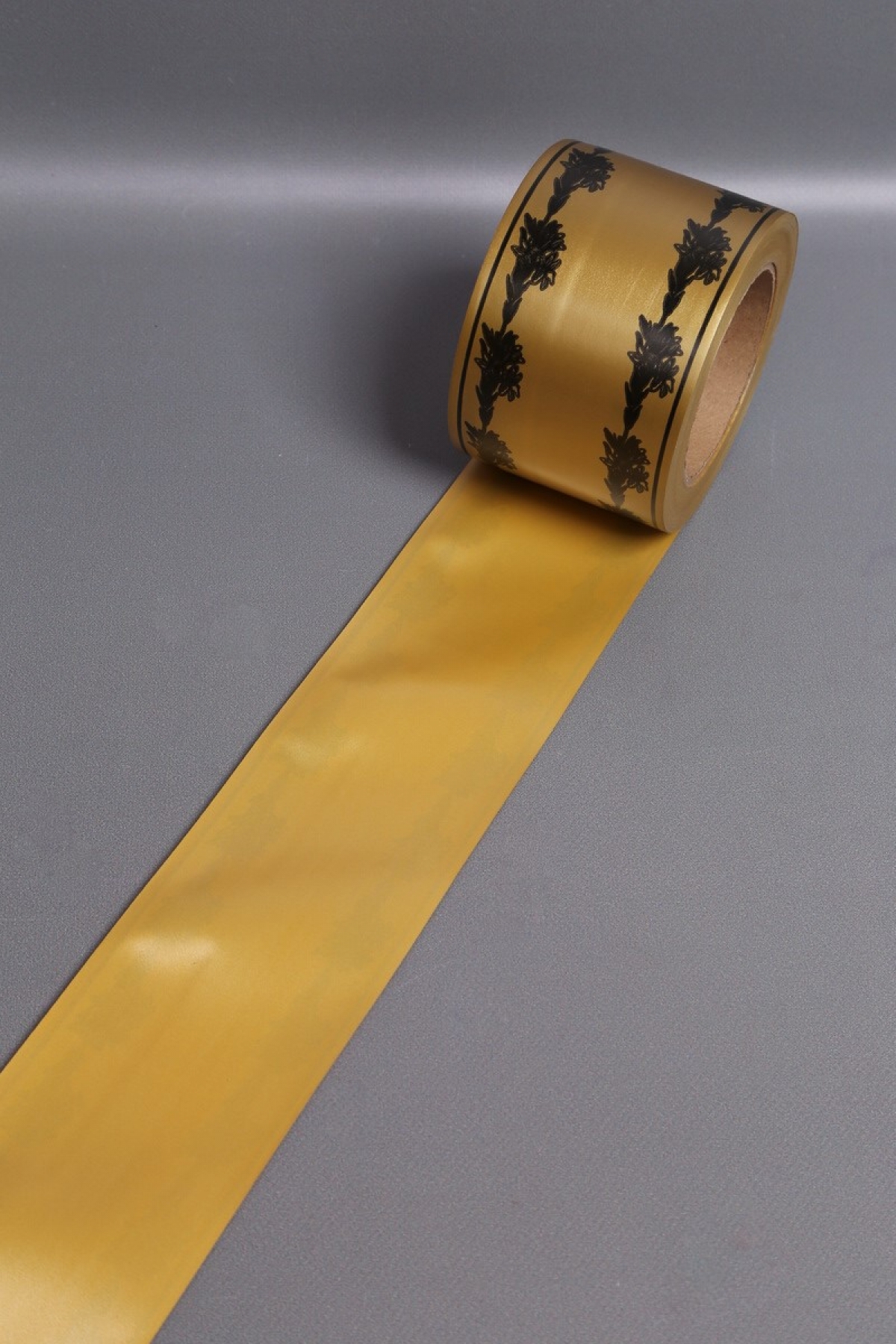 Лента простая (8см*50ярд) С лилиями по краям P834 БРОНЗОВЫЙ