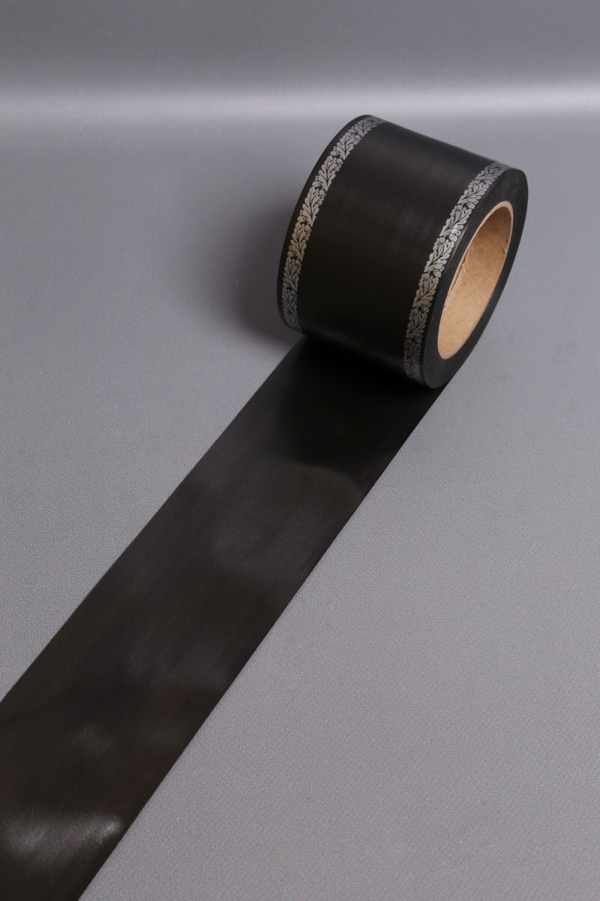 Лента простая (8см*50м) С дубками по краям  P821 ЧЕРНЫЙ с СЕРЫМИ дубками