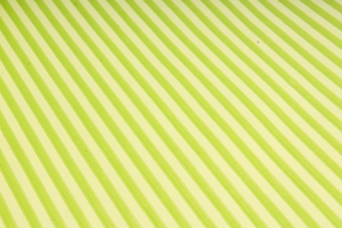 Бумага цветной Крафт (Б) "Полоска малая" Салатовый на желтом 60гр/кв.м (60см*10м)