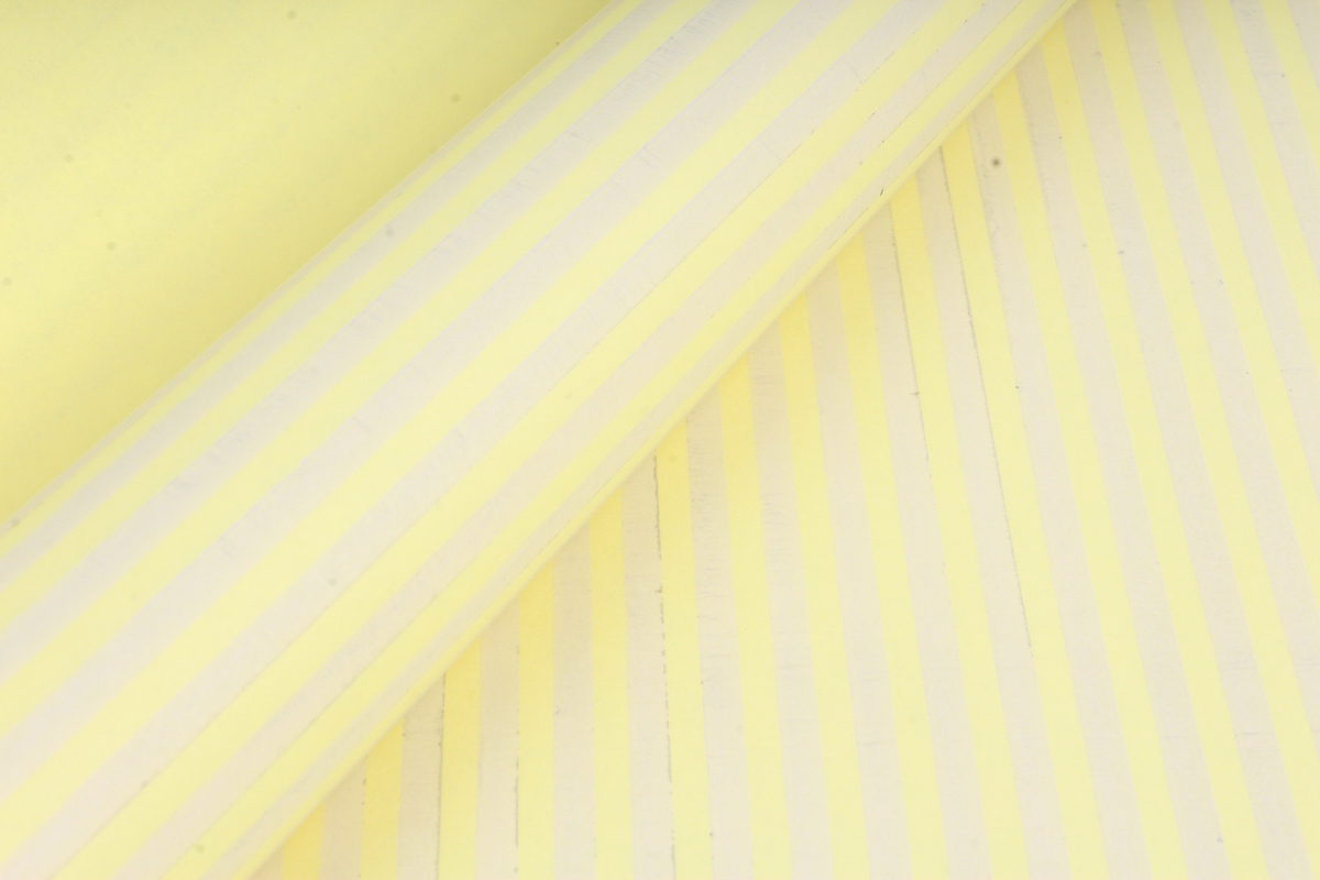 Бумага цветной Крафт (Б) "Полоска малая" Белый на желтом 60гр/кв.м (60см*10м)
