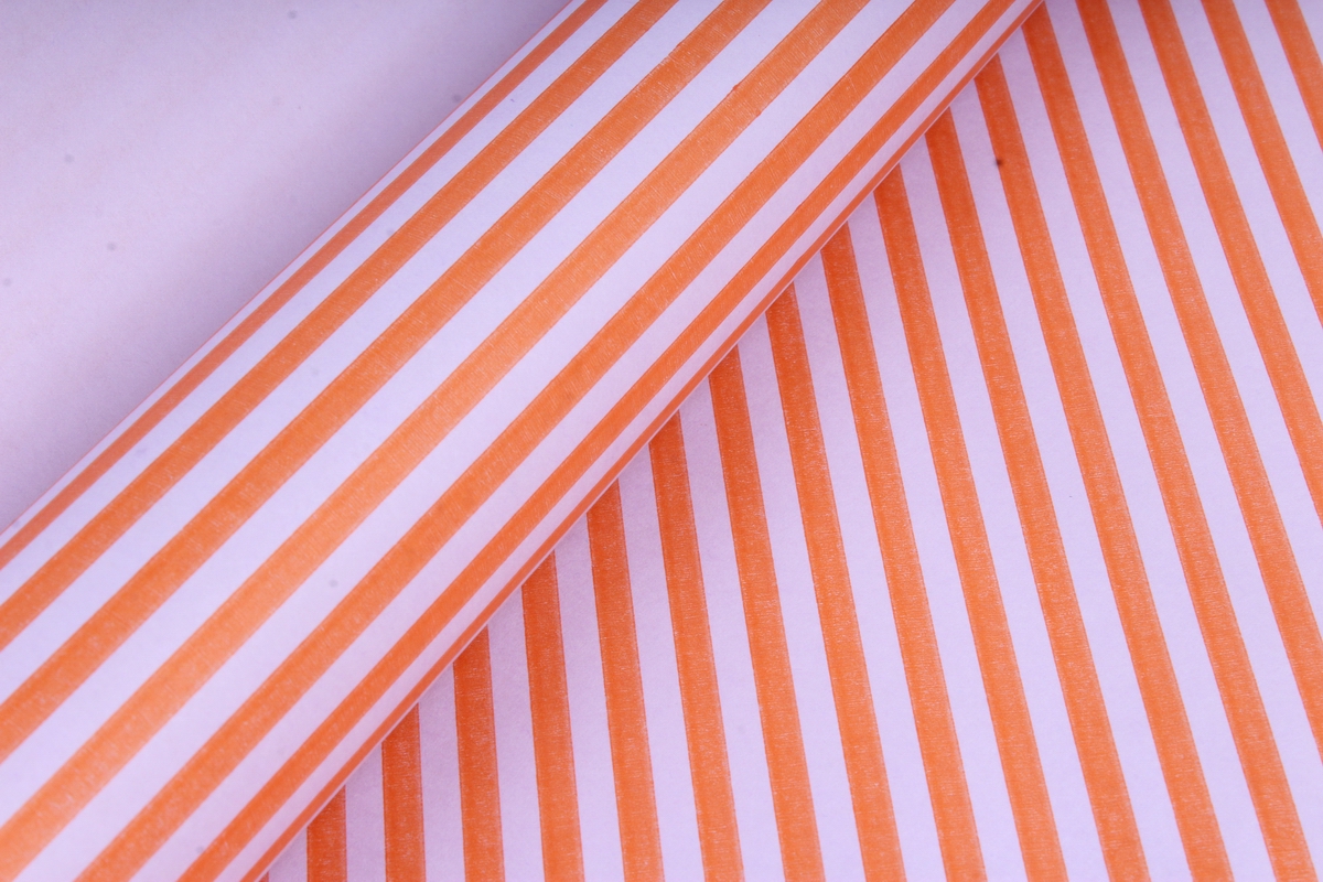 Бумага цветной Крафт (Б) "Полоска малая" Оранжевая на сиреневом 60гр/кв.м (60см*10м)