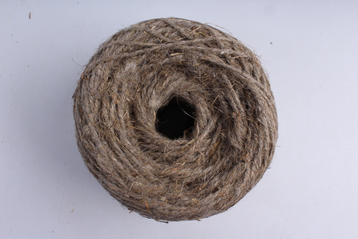 Клубок (Шпагат), 100% лён, 100 м, текс 1250, вес 120гр.