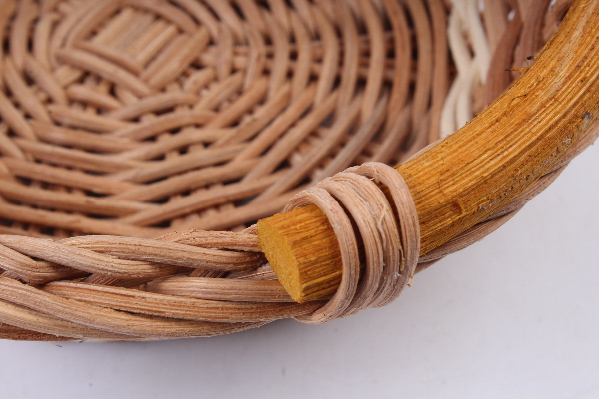 Укладке можно использовать при. Плетение из бамбука. Бамбук для плетения. Плетеный бамбук. Плетенка бамбук.