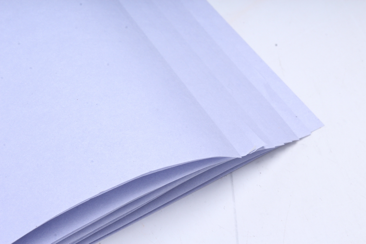 Бумага 1м*70см Дизайнерская бумага "Лиловая"  78г/м2  10шт/уп  (М)