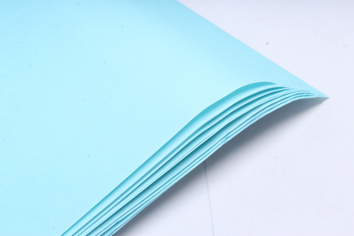Бумага 1м*70см Дизайнерская бумага "Голубая"  78г/м2  10шт/уп  (М)