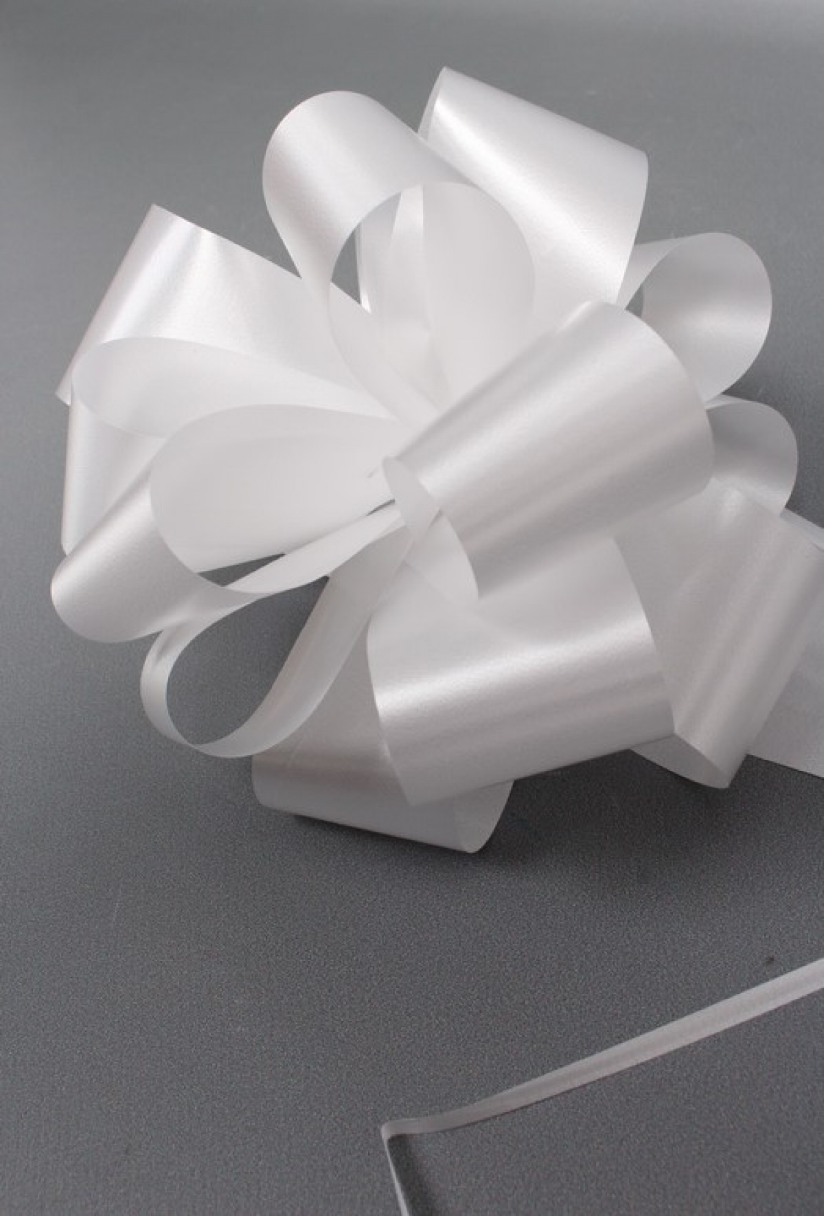 Бант-шар 50 мм, диаметр 19 см, белый 2343М