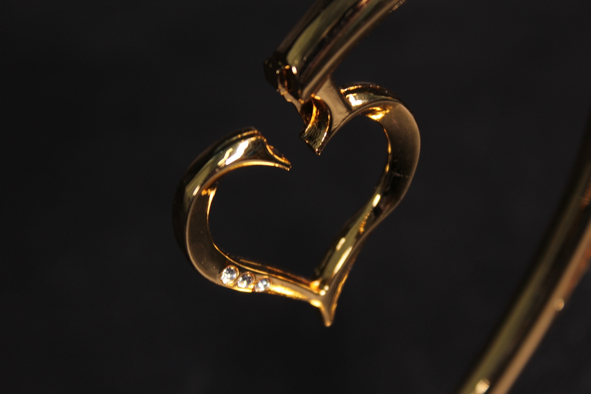 бокалы свадебные  на ножке в виде сердца, золото  (2шт в уп) 16094