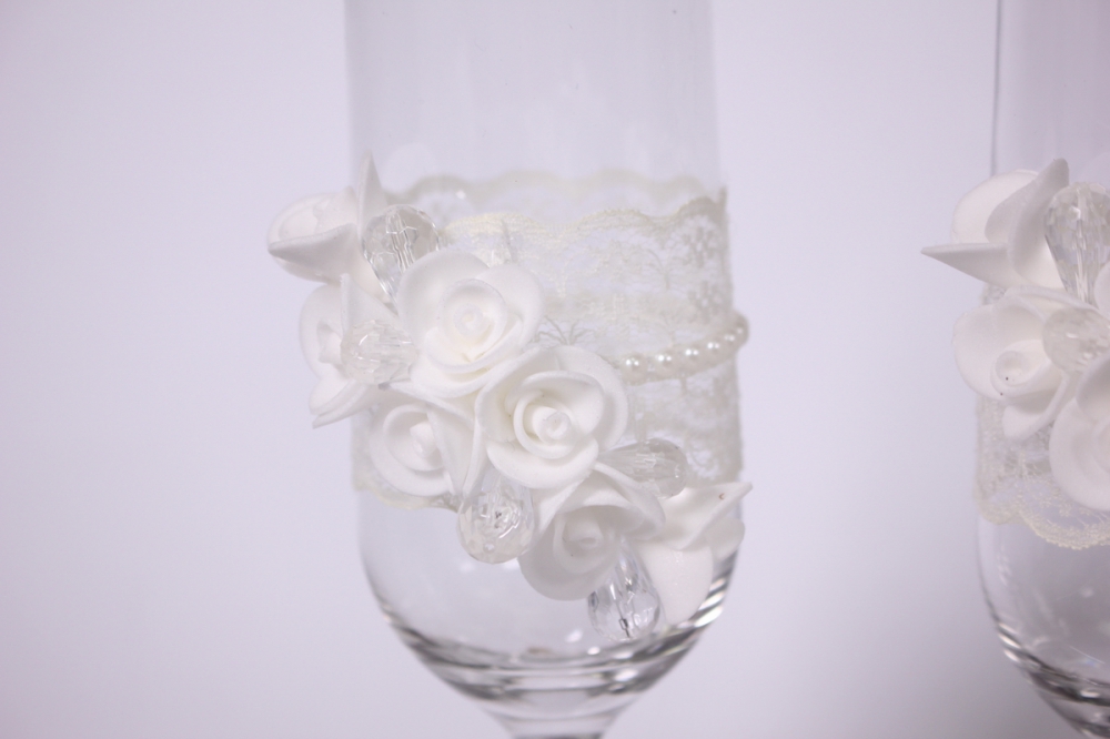 бокалы свадебные &quot;с розами и стразами прозрачными&quot; - белые (2шт в наб) (1)