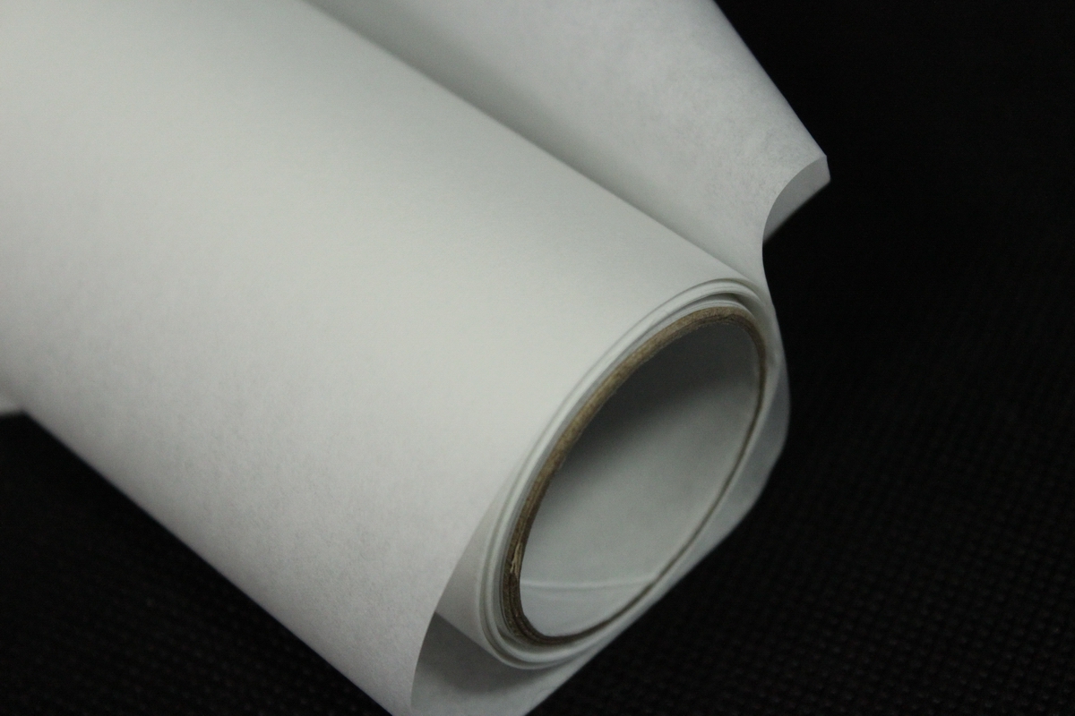 бумага  дизайнерский белый крафт 70см*10м  40г/м2   р901  м