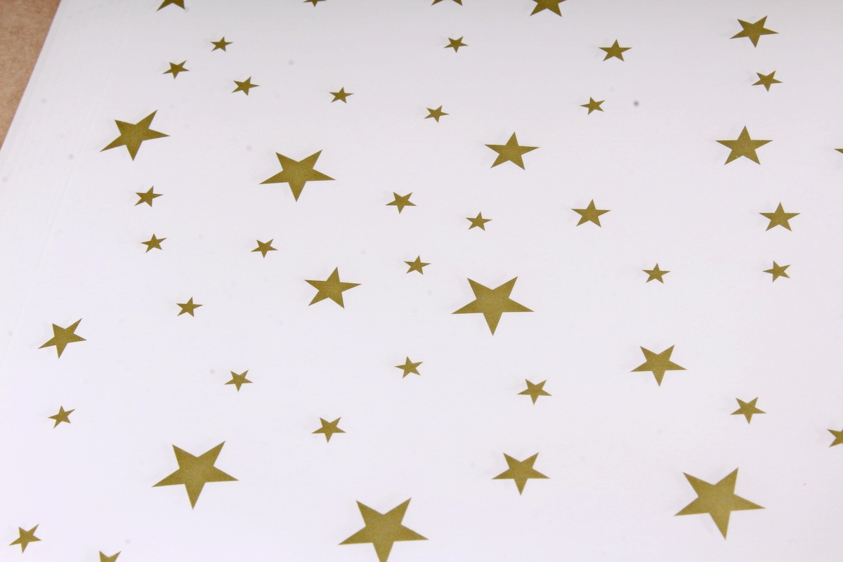 Бумага Глянец (И) Звезды на белом 70*100см 78г/м2 (10шт в уп) В125