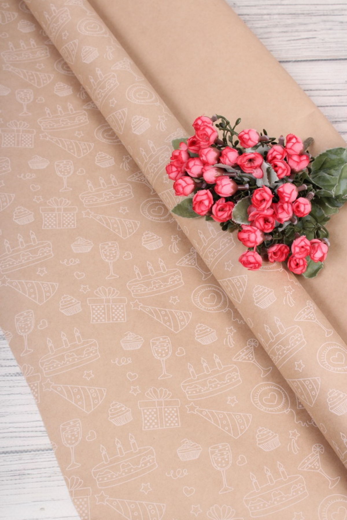 Бумага крафт 70г/м2, 70см x 10м, Праздник, белый	00105358