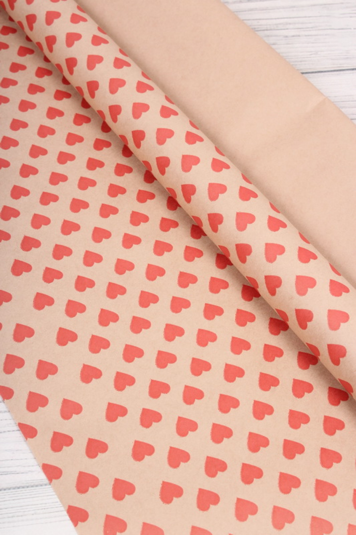 Бумага крафт 70г/м2, 70см x 10м, Сердца 15 красный	00099245