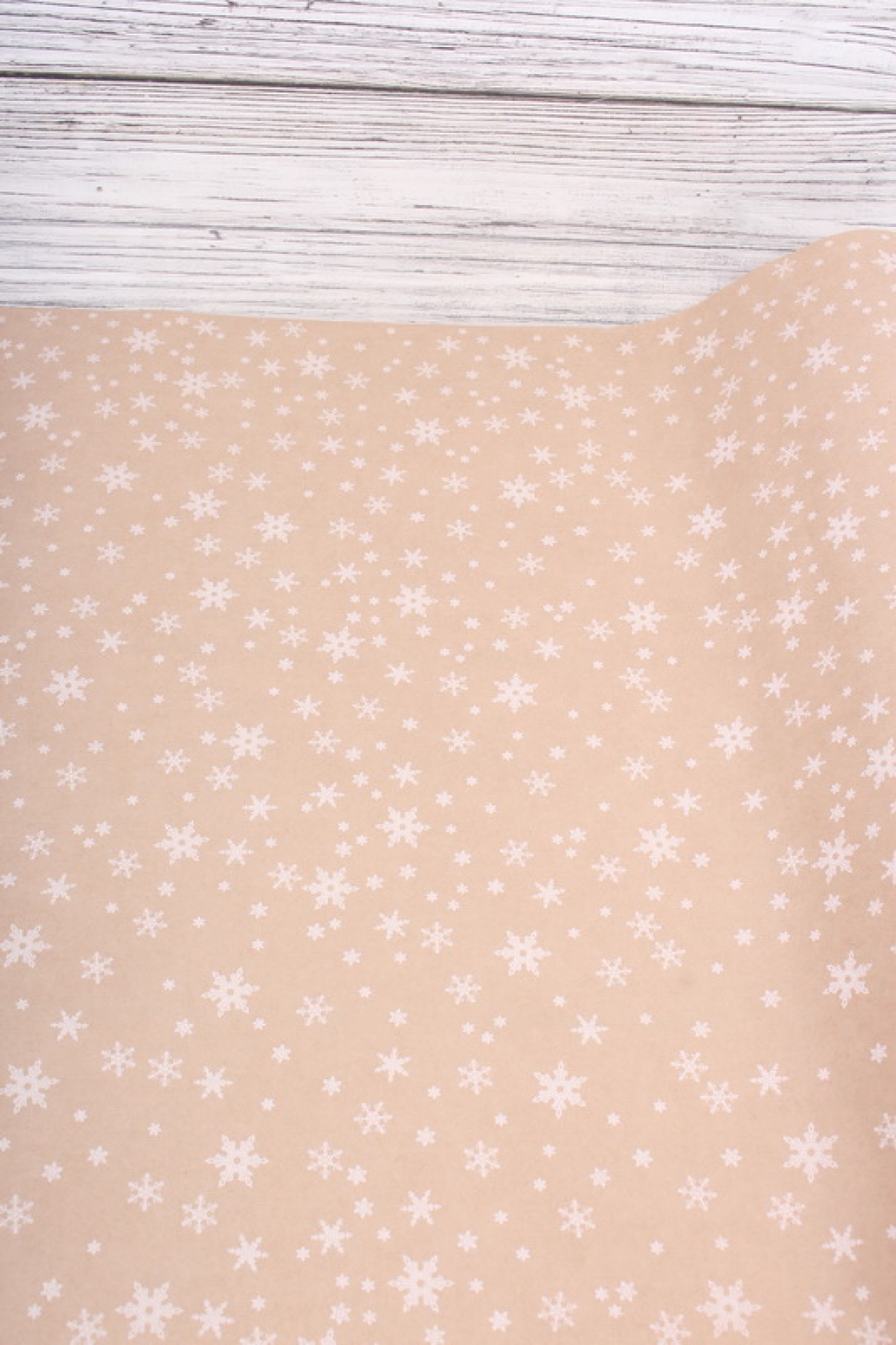 Бумага крафт 70г/м2, 70см x 10м, Снежинка NEW, белый			00105577
