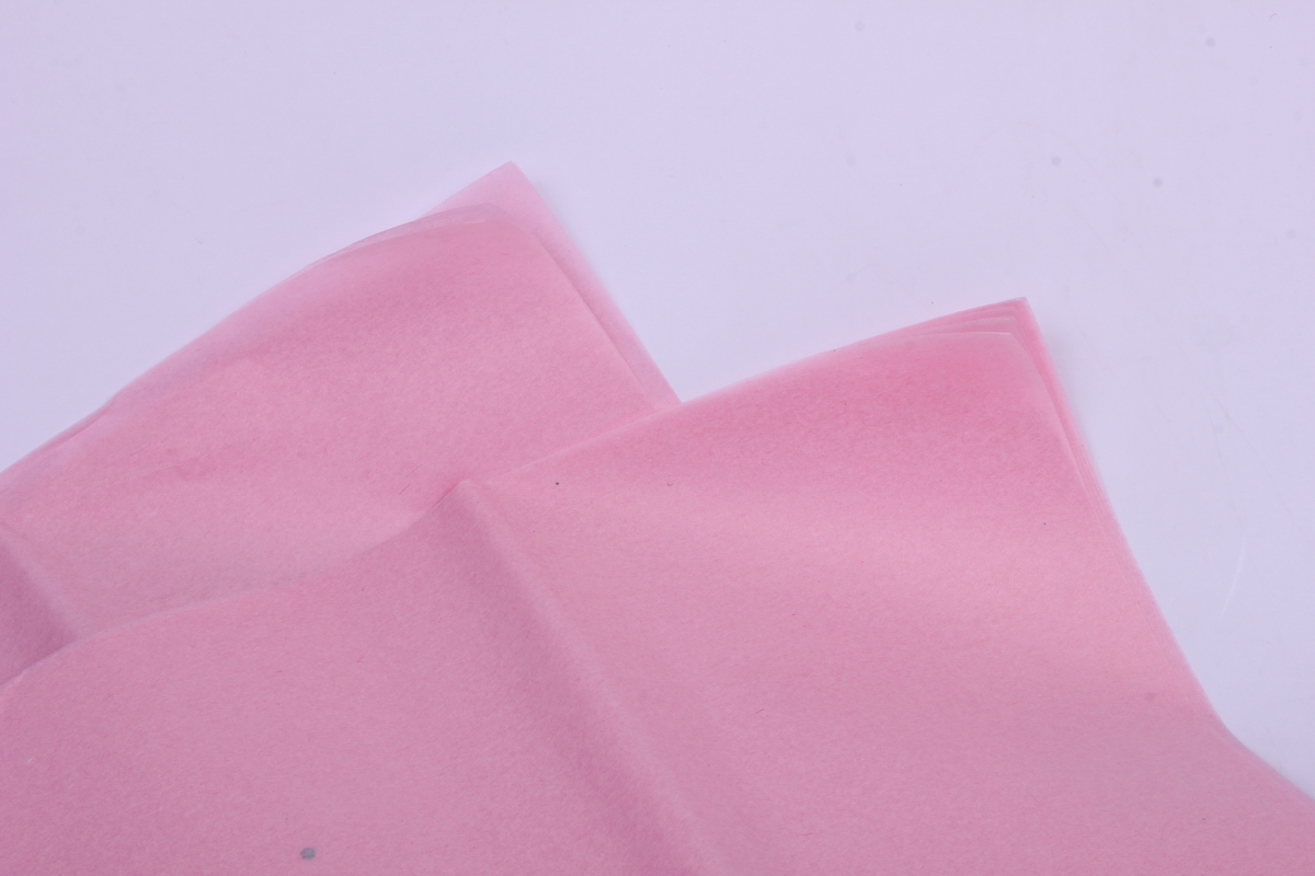 бумага  тишью (ч) светло-розовая  50*66см (10 листов в уп)