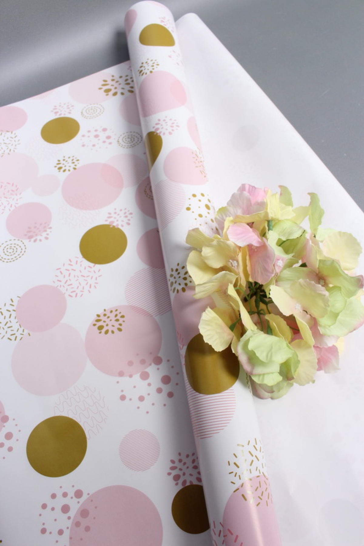 Бумага упаковочная "Круги" 80г/м2, 70х100см, 10 листов/рулон  5856М