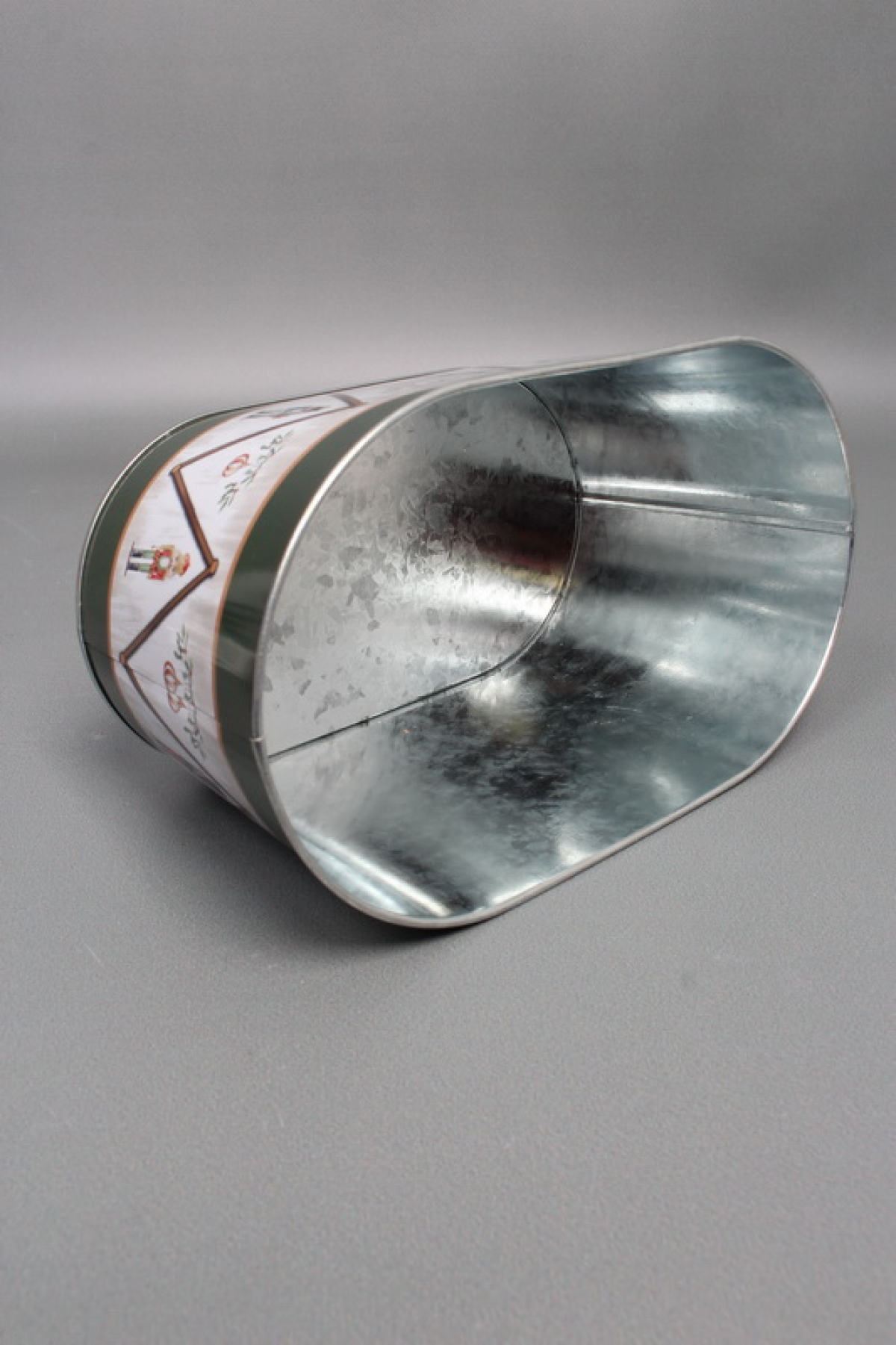 Декоративное овальное кашпо "Щелкунчик" 22,5X13,7XH11,3 В20x11 см, металл  0998М