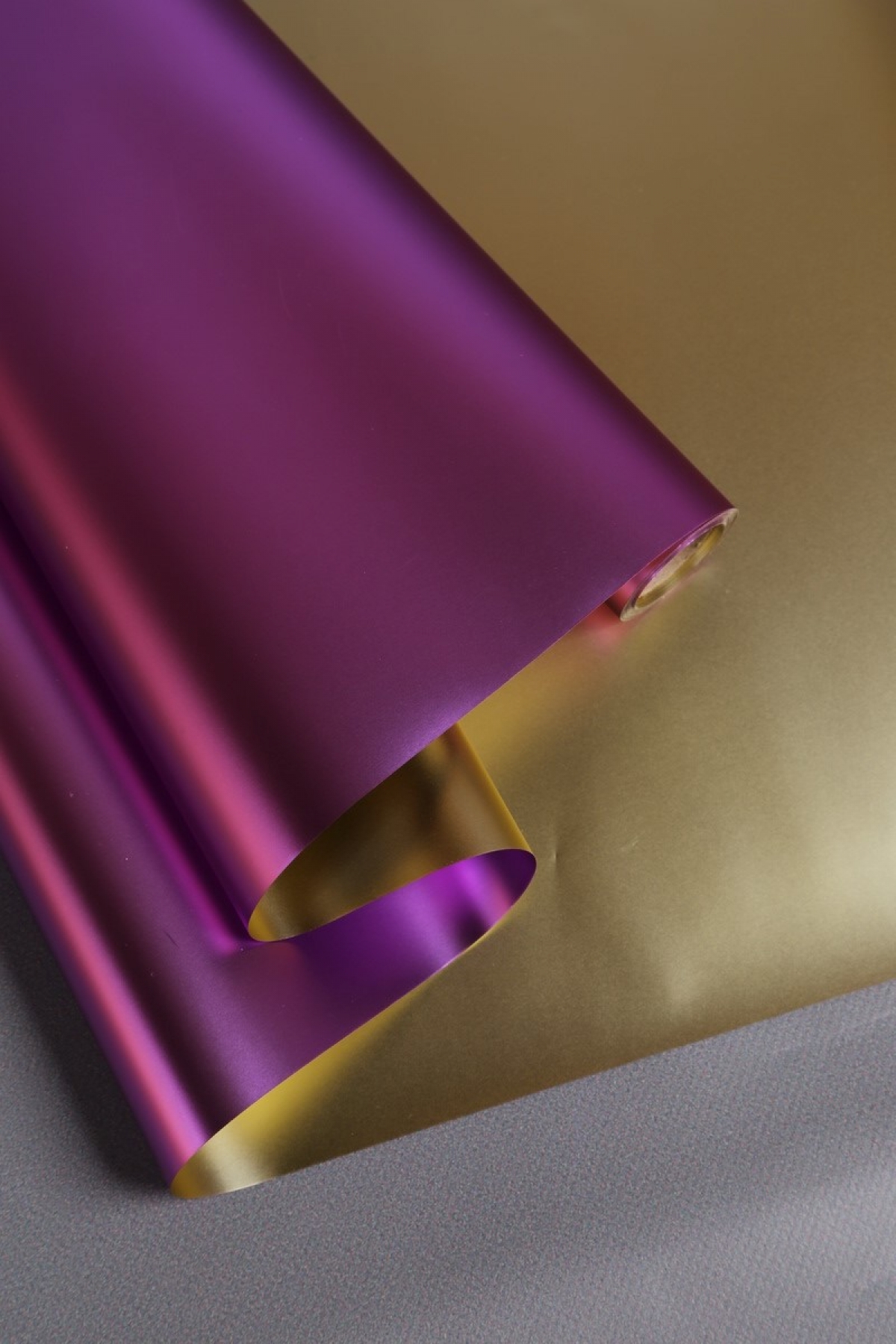 Флористич. пленка "Двухцветный металл", 53 мкр, 58 см х 10 м, золото / св-лиловый 3852М