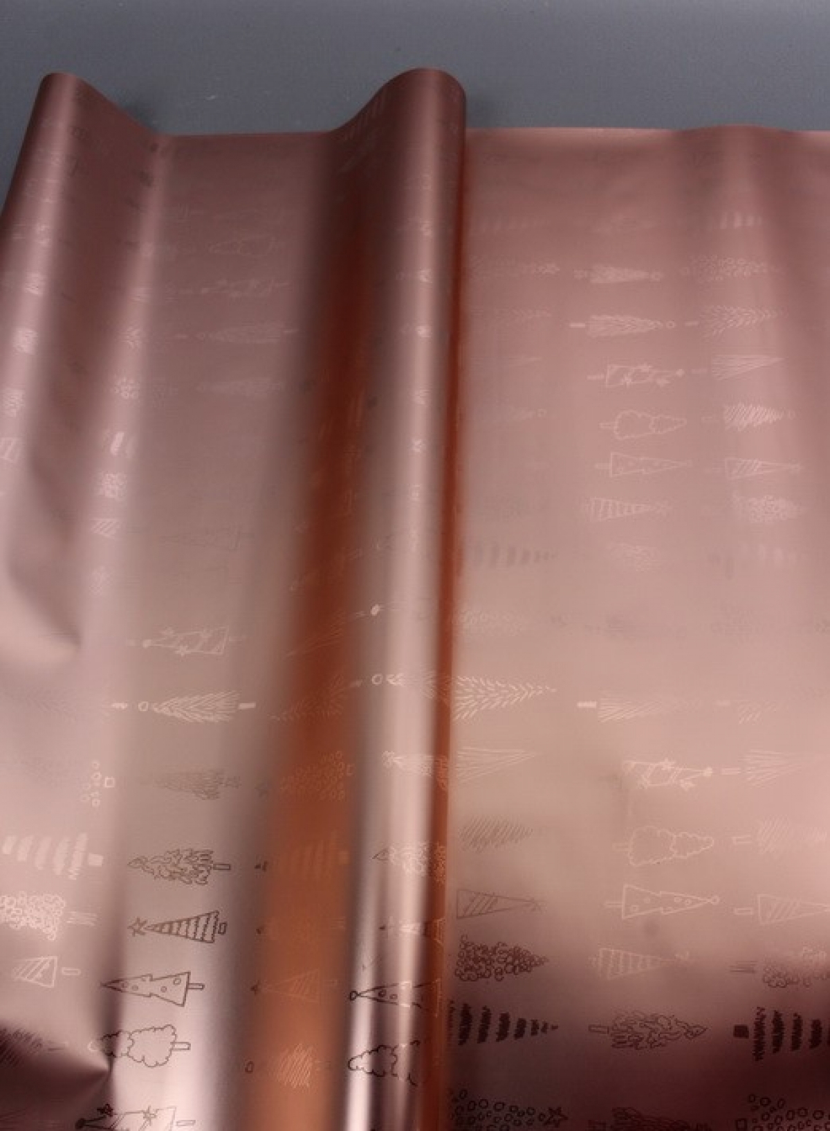 Флористическая пленка, металлическая Новогодняя, 40 мкр, 58 см х 10 м, розовое золото 3937М