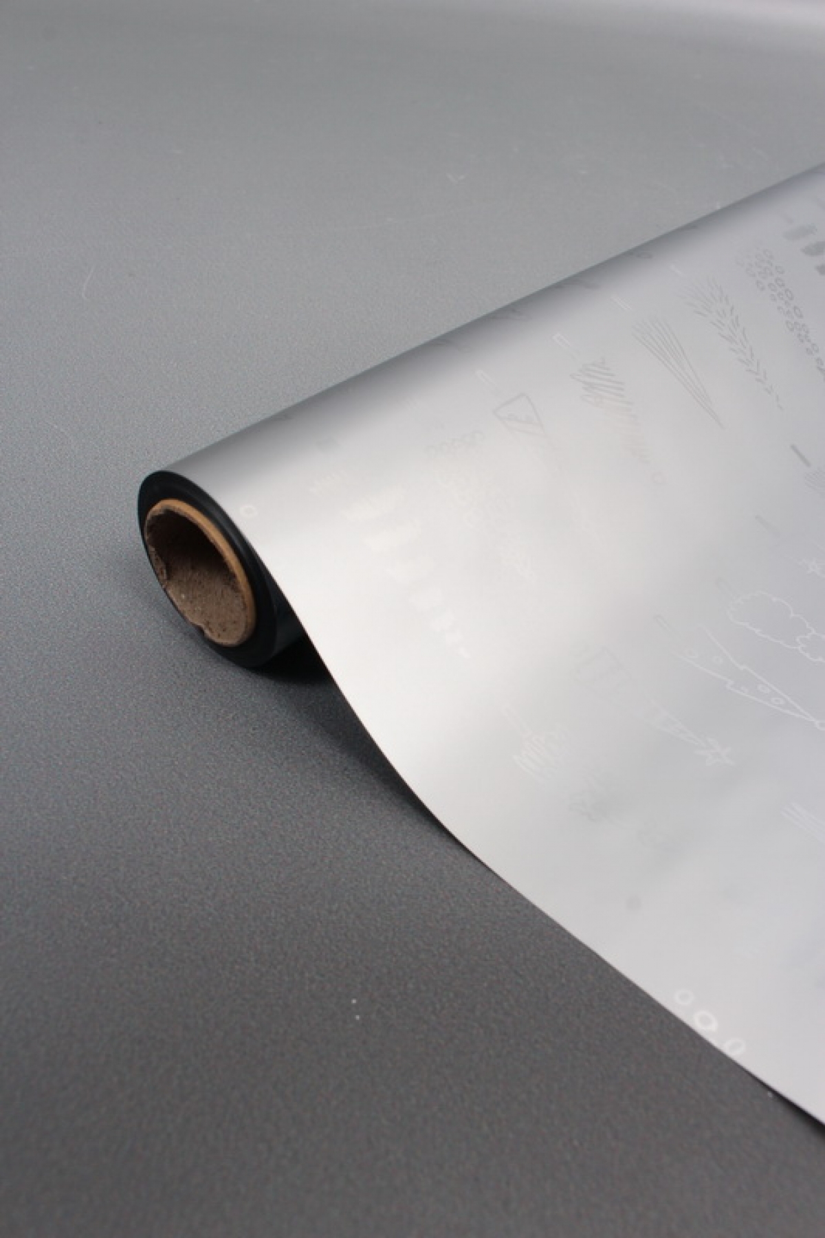 Флористическая пленка, металлическая Новогодняя, 40 мкр, 58 см х 10 м, серебро 3975М