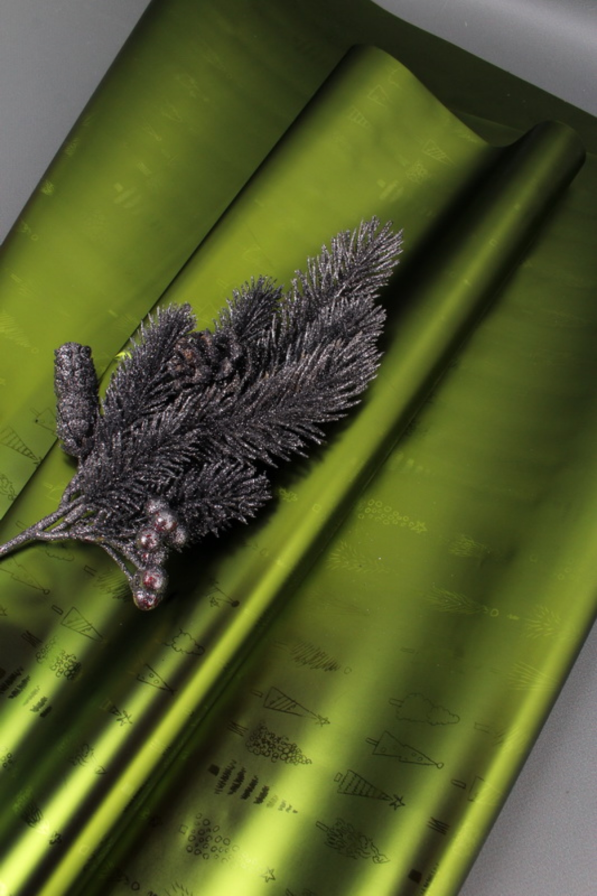 Флористическая пленка, металлическая Новогодняя, 40 мкр, 58 см х 10 м, зеленый 3968М