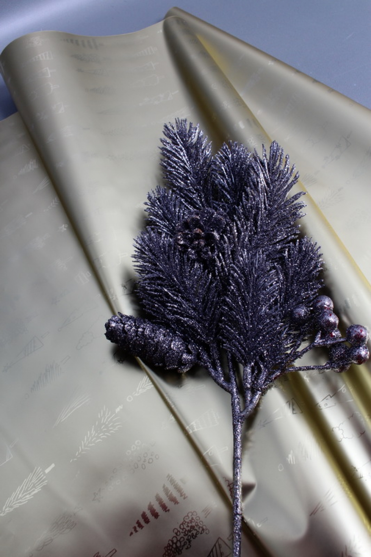 Флористическая пленка, металлическая Новогодняя, 40 мкр, 58 см х 10 м, золото 3951М