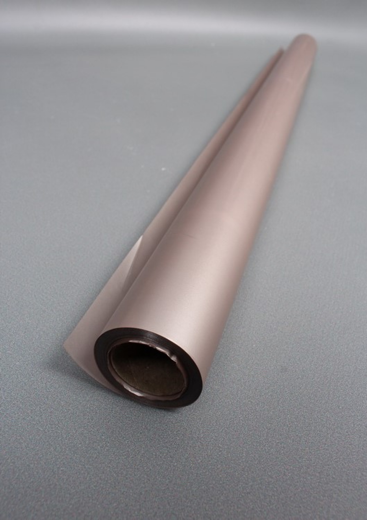 Флористическая пленка с перламутровым эффектом, 50 мкр, 57 см х 10 м, жемчужно-бежевый 7157М