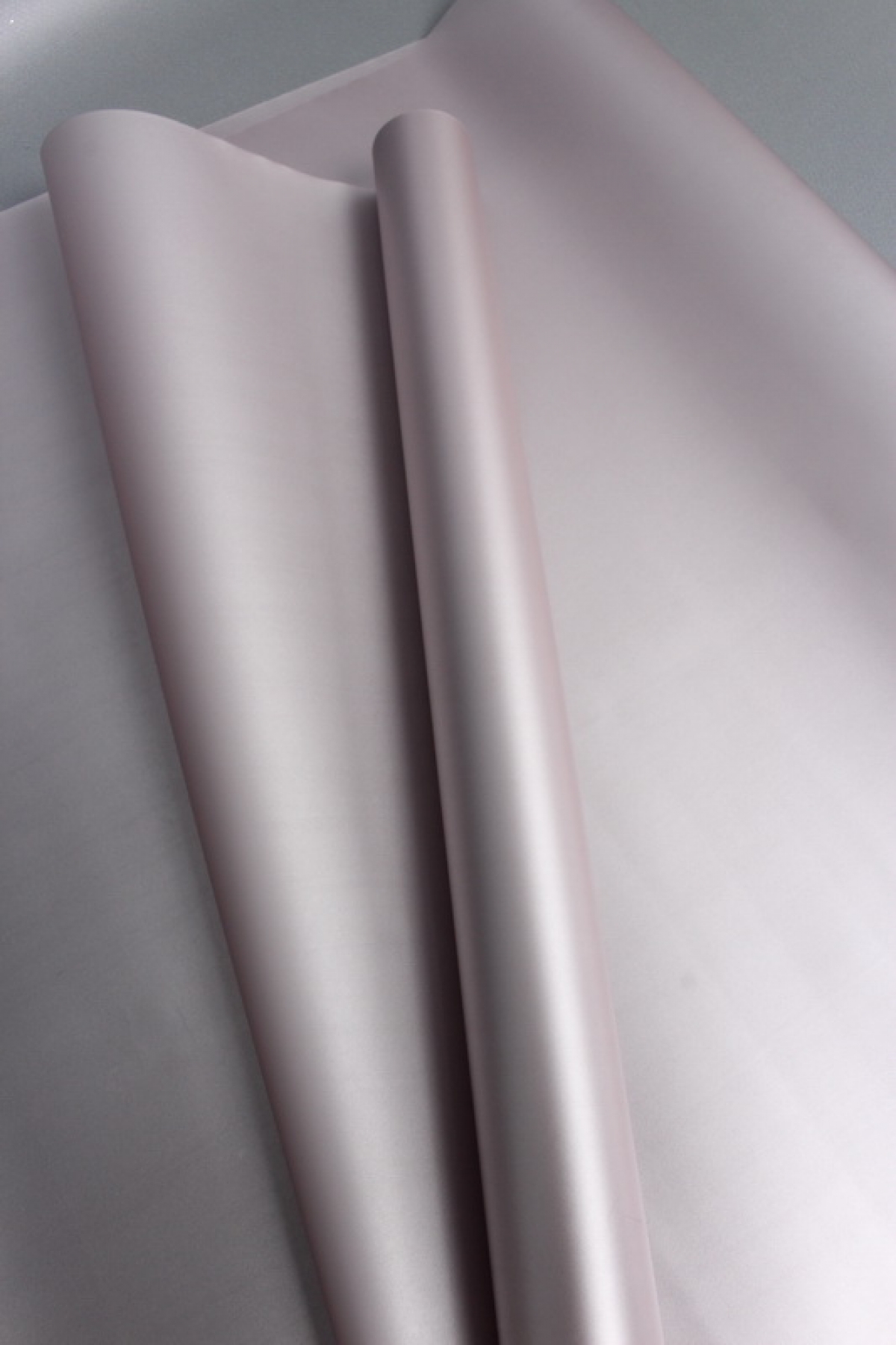 Флористическая пленка с перламутровым эффектом, 50 мкр, 57 см х 10 м, жемчужно-серый 7164М