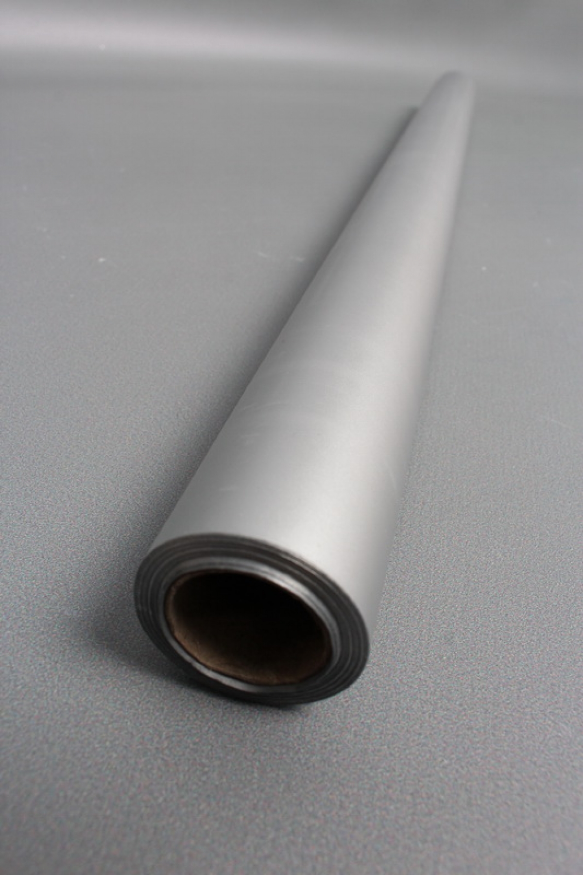 Флористическая пленка с перламутровым эффектом, 50 мкр, 57 см х 10 м, серебристый 7188М