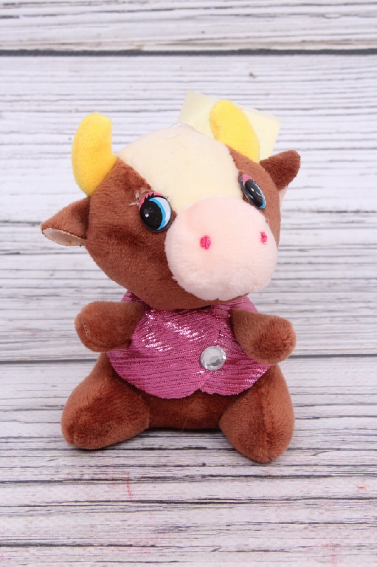 Игрушка для букета (С) - Корова в жилетке коричневая 9см 7001