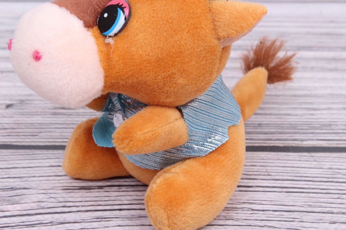 Игрушка для букета (С) - Корова в жилетке рыжая 9см 7001