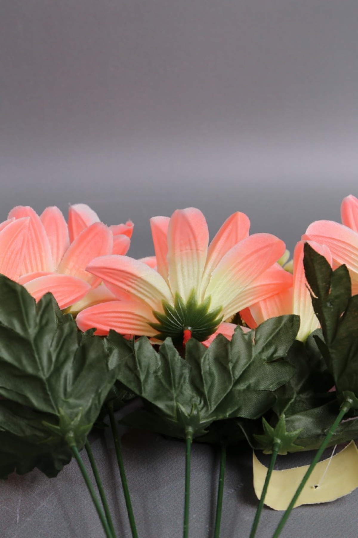 Искусственное растение - Лотос с золотом 45 см бело-розовый