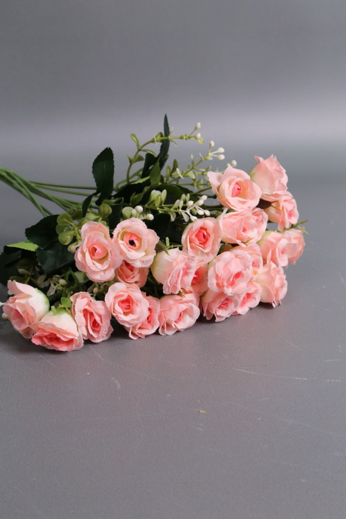 Искусственное растение - Розочки с белым декором 33 см розовые