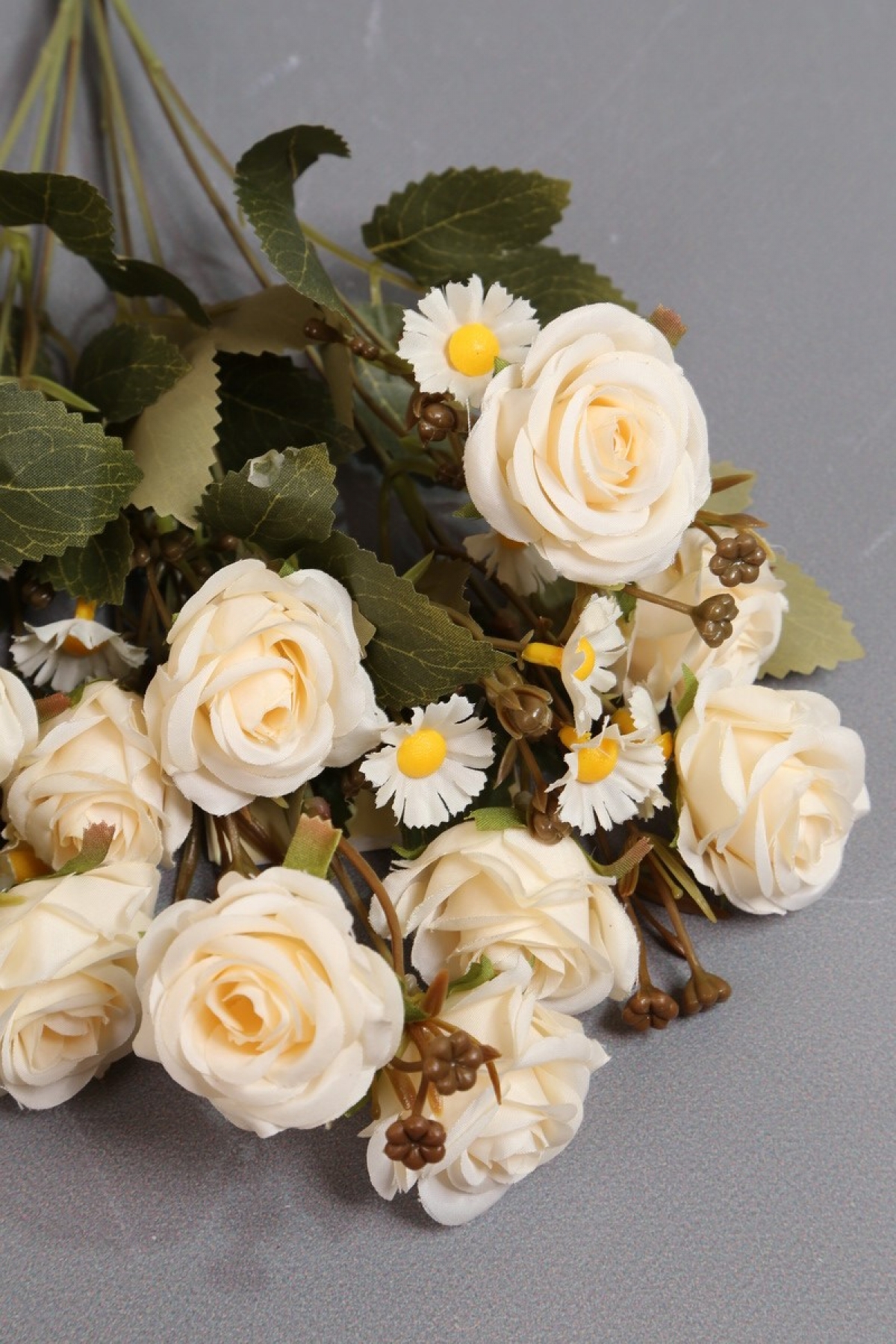 Искусственное растение - Розы дизайн кремовая 40 см