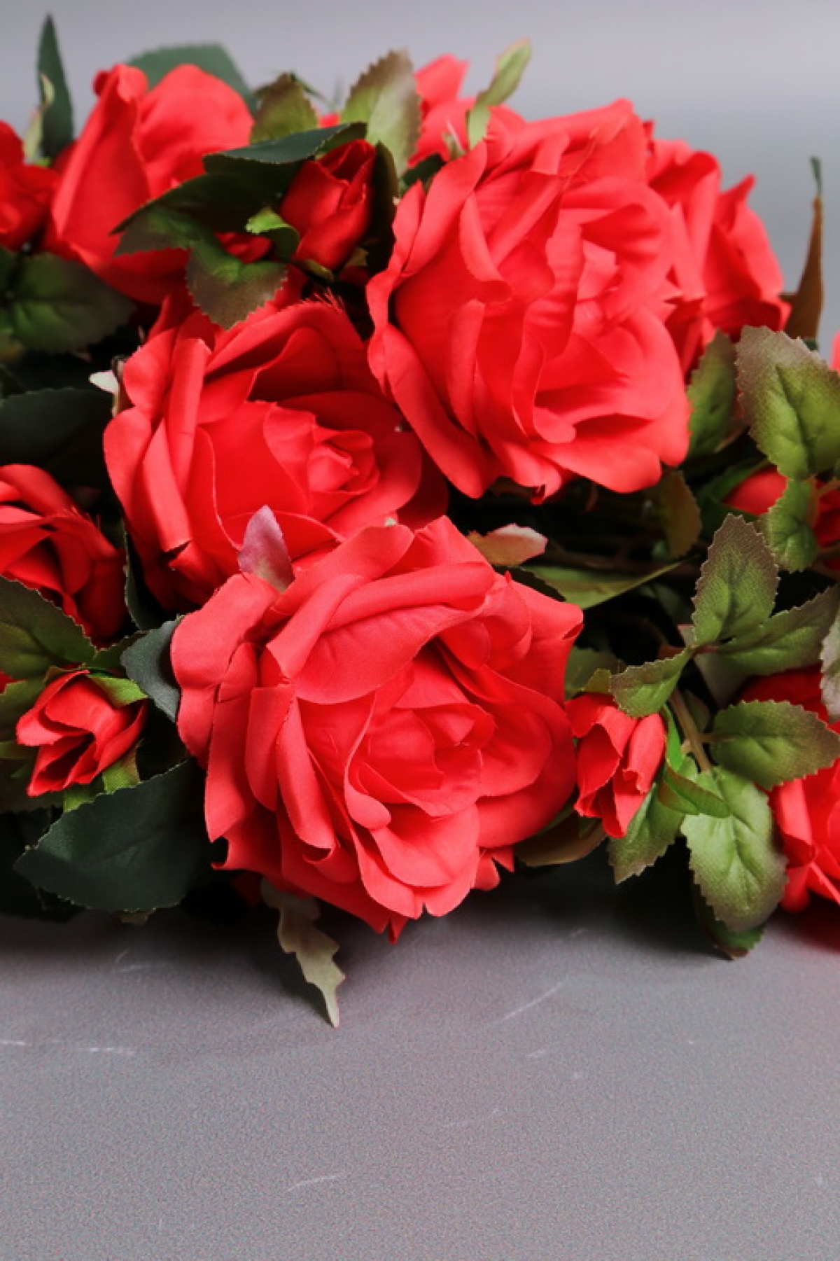 Искусственное растение - Розы кустовые 50см красные