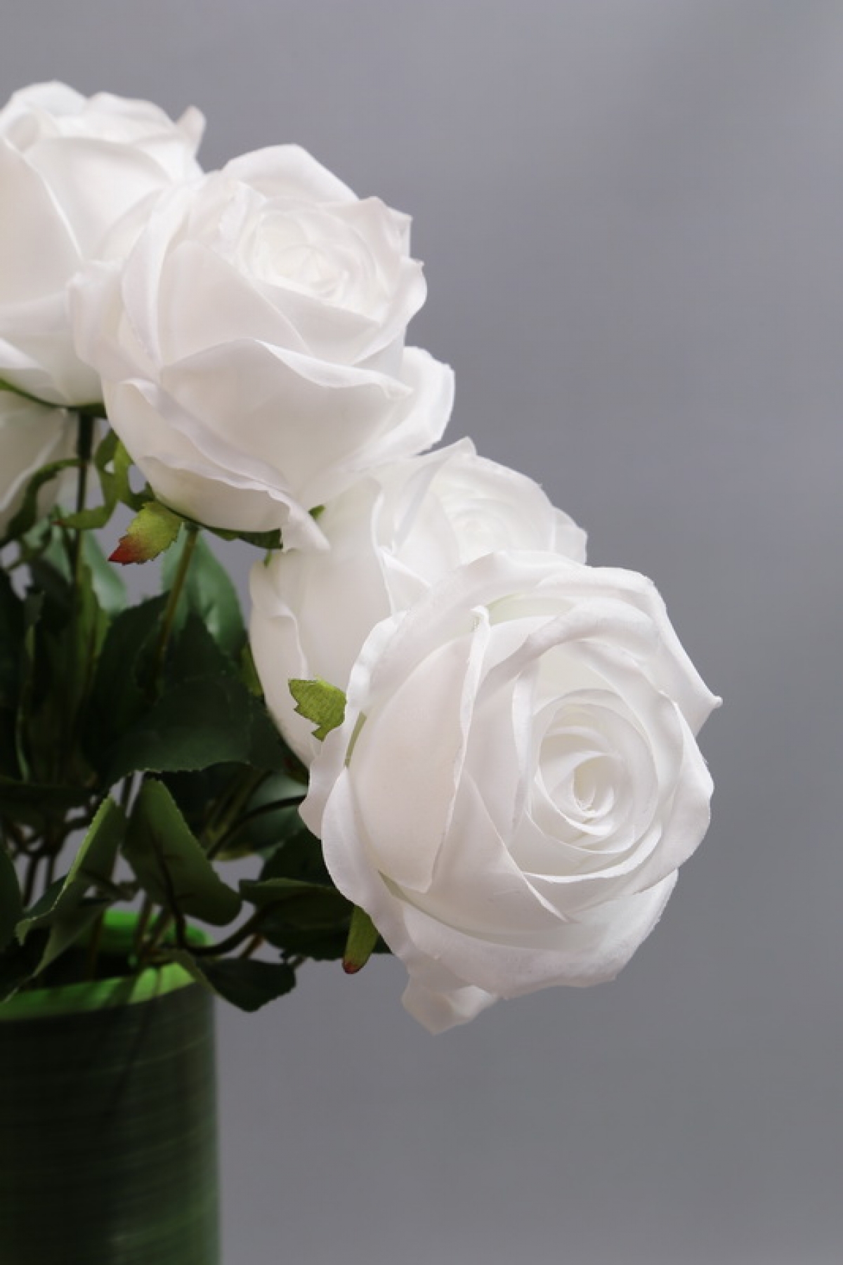 Искусственное растение - Розы Нежность 9 голов белые 42 см