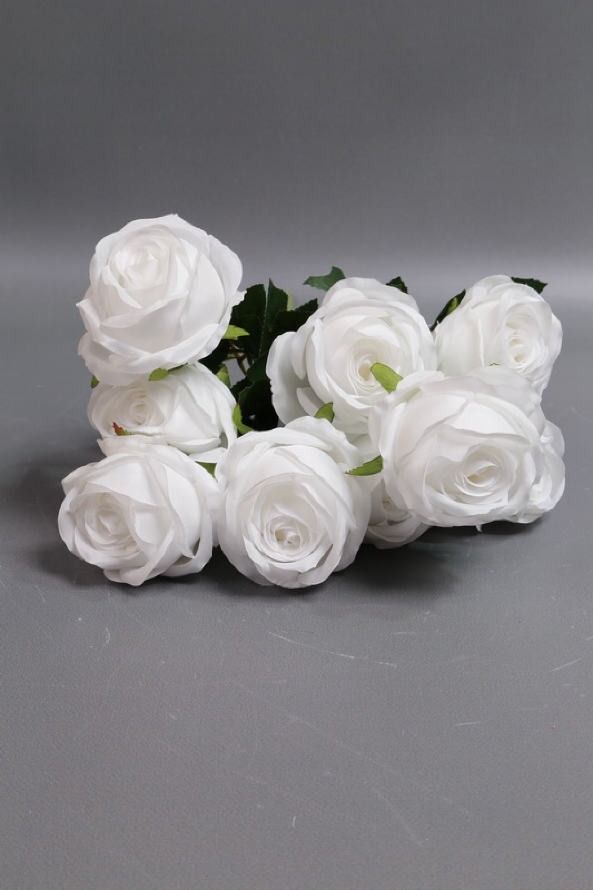 Искусственное растение - Розы Нежность 9 голов белые 42 см