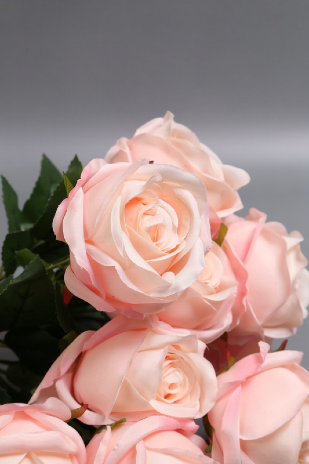 Искусственное растение - Розы Нежность 9 голов персиковые 42 см