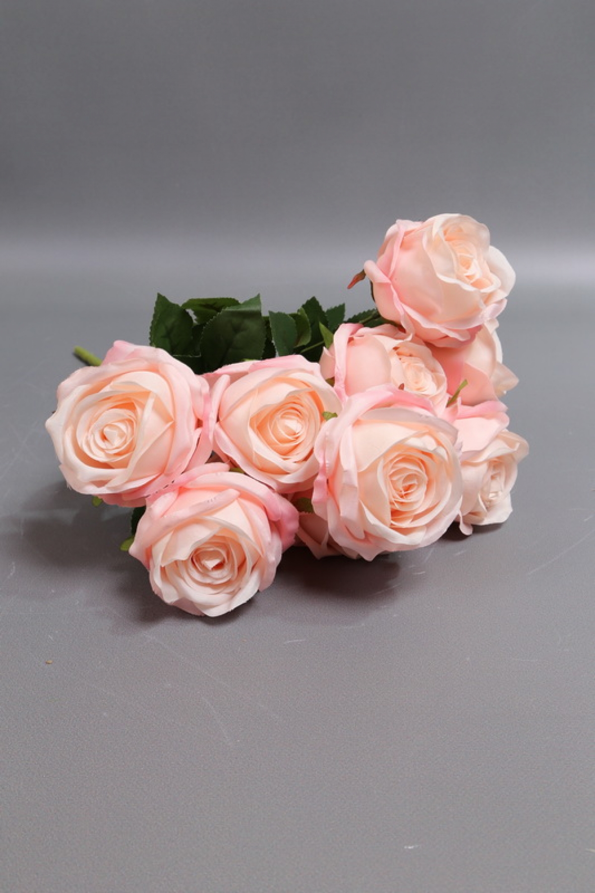 Искусственное растение - Розы Нежность 9 голов персиковые 42 см