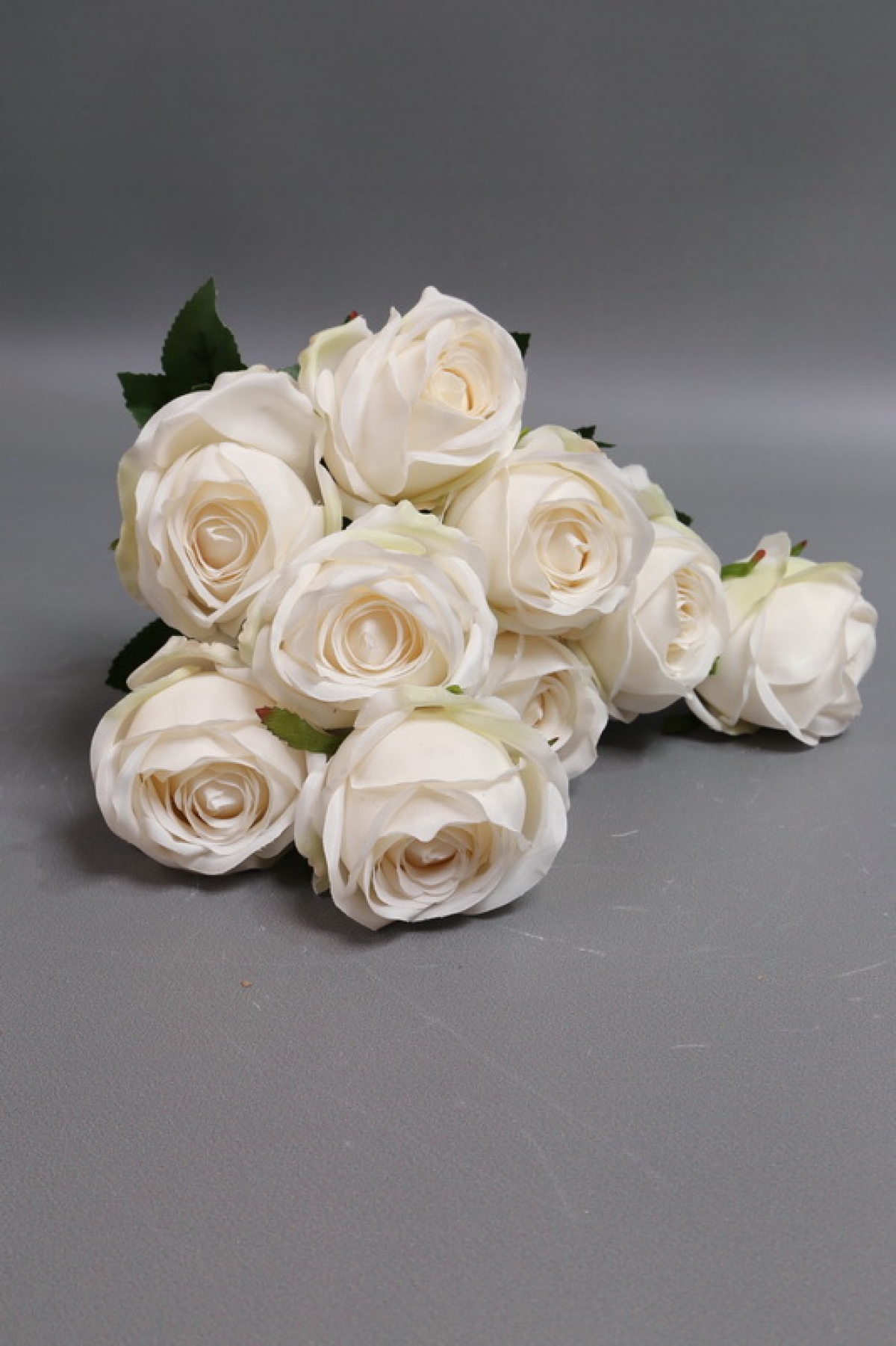 Искусственное растение - Розы Нежность 9 голов шампань 42 см