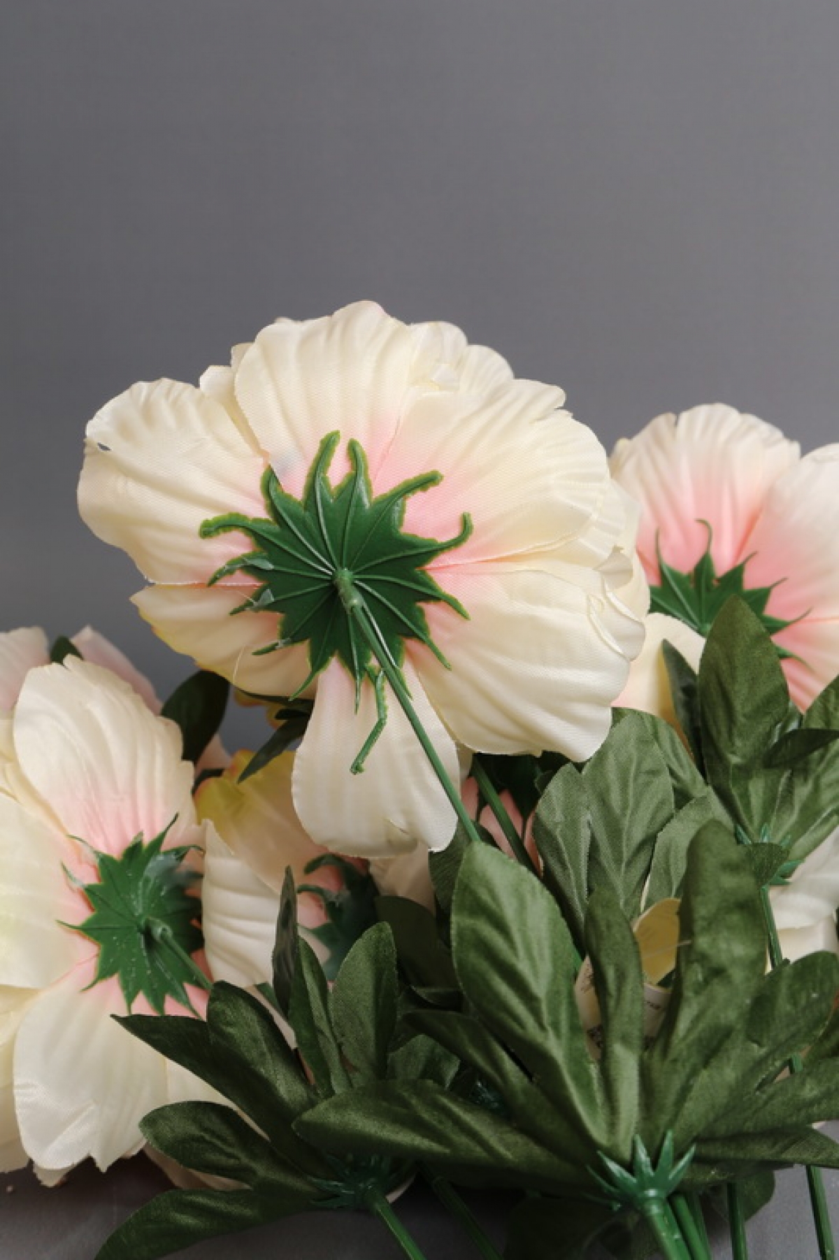 Искусственное растение - Ветка пиона 80см кремовая