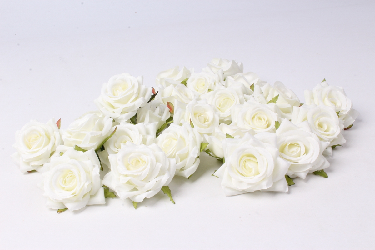 Белый тет. Белые розы. Белые розы искусственные. Искусственные цветы розы белые.