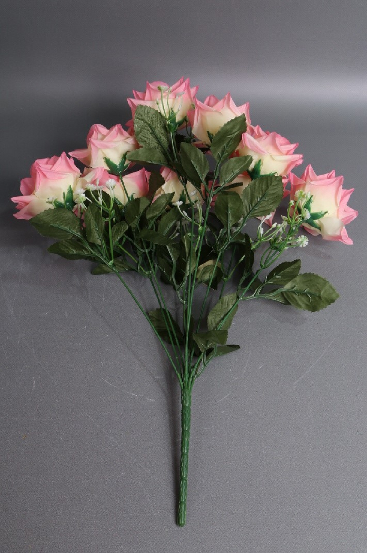 Искусственное растение -  Розы с гипсофилой 38 см бело-розовые