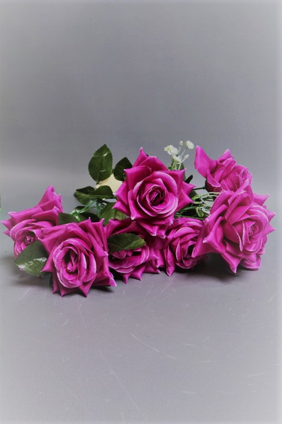 Искусственное растение -  Розы с гипсофилой 38 см пурпурные