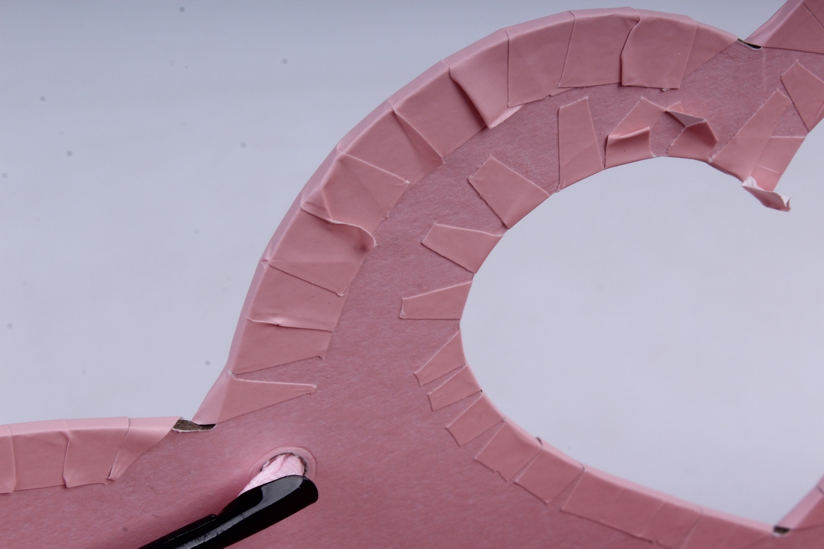 кашпо-коробка  сумочка с вырубкой сердечко розовая  18x9,5 h=15/19cm