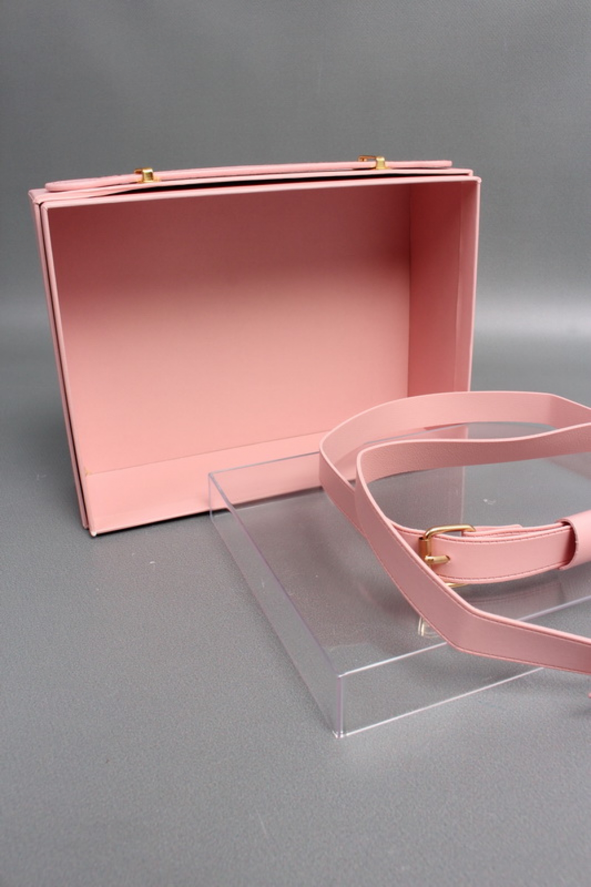 Коробка чемоданчик 23*18*9 см, 1 шт., розовый.  2989М