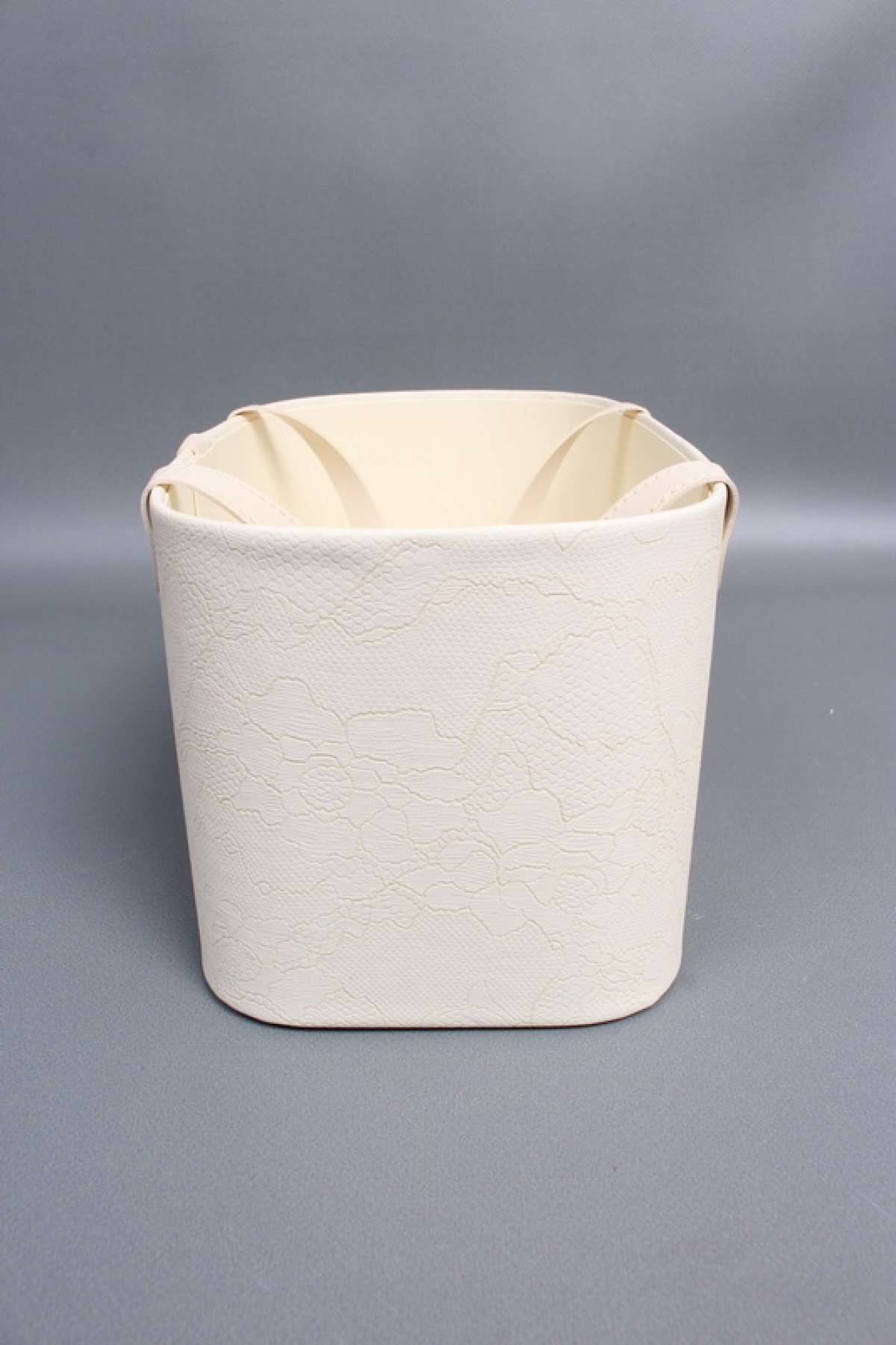 Коробка для цветов "Стильное решение" 24*15*14,5, 1 шт., молочный 6648М